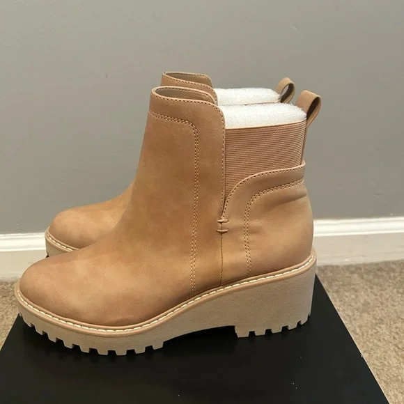 DV by Dolce Vita Beige Ankle Booties - Picture 5 of 9